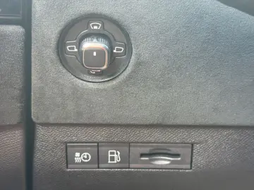 DS DS4 E-Tense 225 Performance Line   HUD FULL-LED