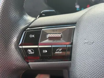 DS DS4 E-Tense 225 Performance Line   HUD FULL-LED