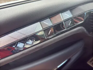 DS DS4 E-Tense 225 Performance Line   HUD FULL-LED