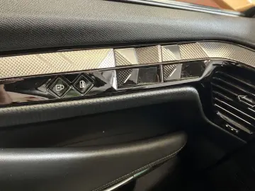 DS DS4 1.6 PureTech 180 S&S Trocadero LED