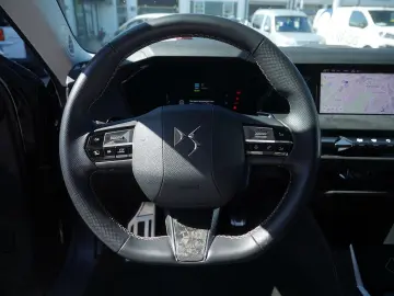 DS DS 4 E-TENSE 225 Performance Line   ACC HUD 360