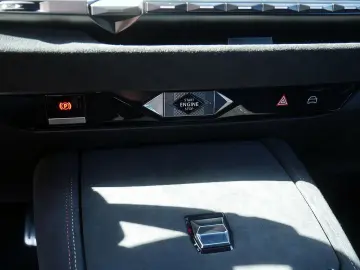 DS DS 4 E-TENSE 225 Performance Line   ACC HUD 360