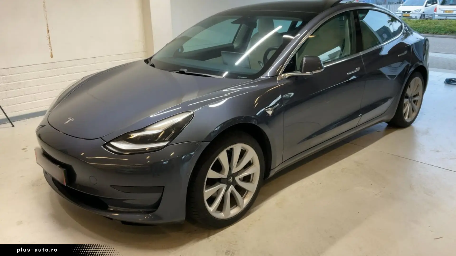 Tesla Model 3 2020 SR