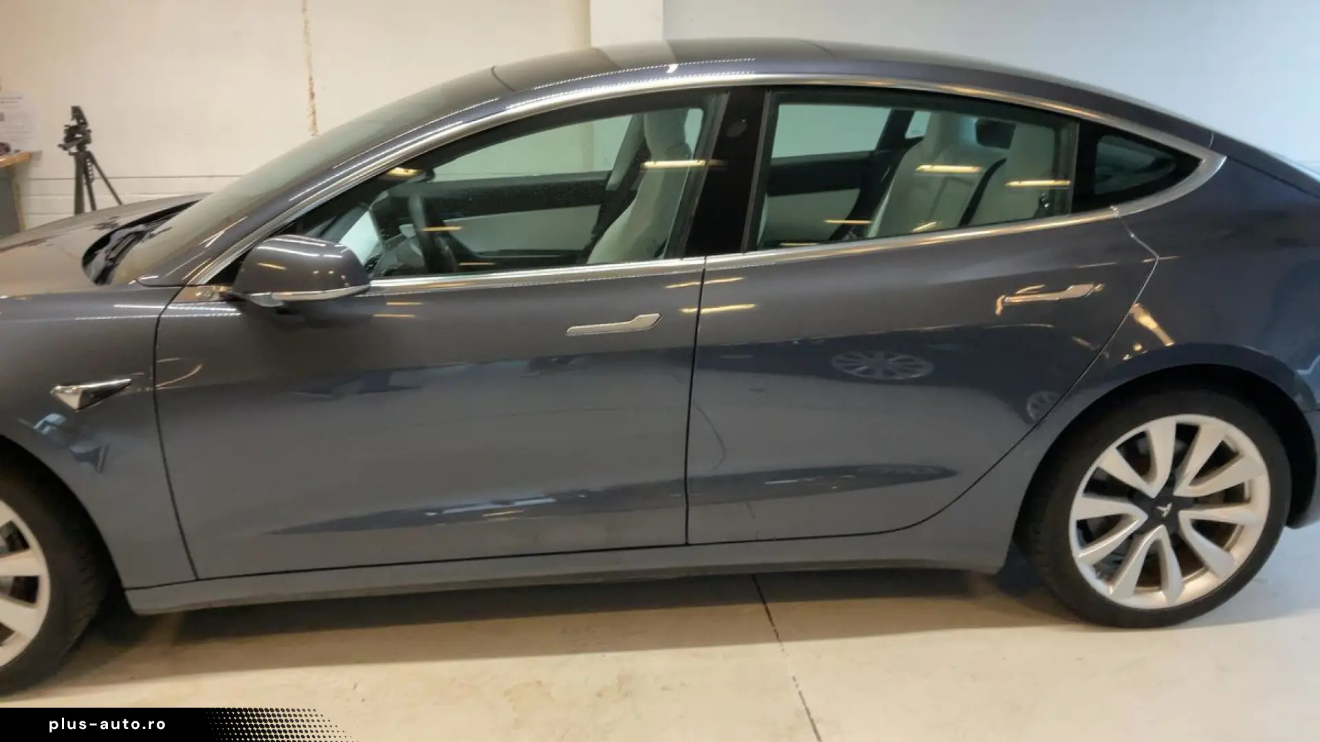 Tesla Model 3 2020 SR