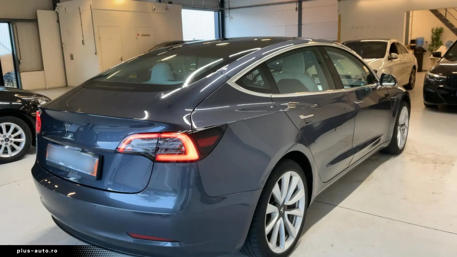 Tesla Model 3 2020 SR
