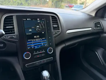 Renault Megane TCe 140 EDC BOSE EDITION