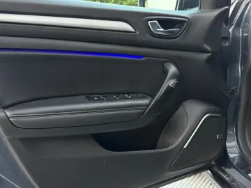 Renault Megane TCe 140 EDC BOSE EDITION