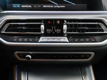 BMW X5 xDrive45e PHEV   CAMERA   AHK   ADAPTIVE LED
