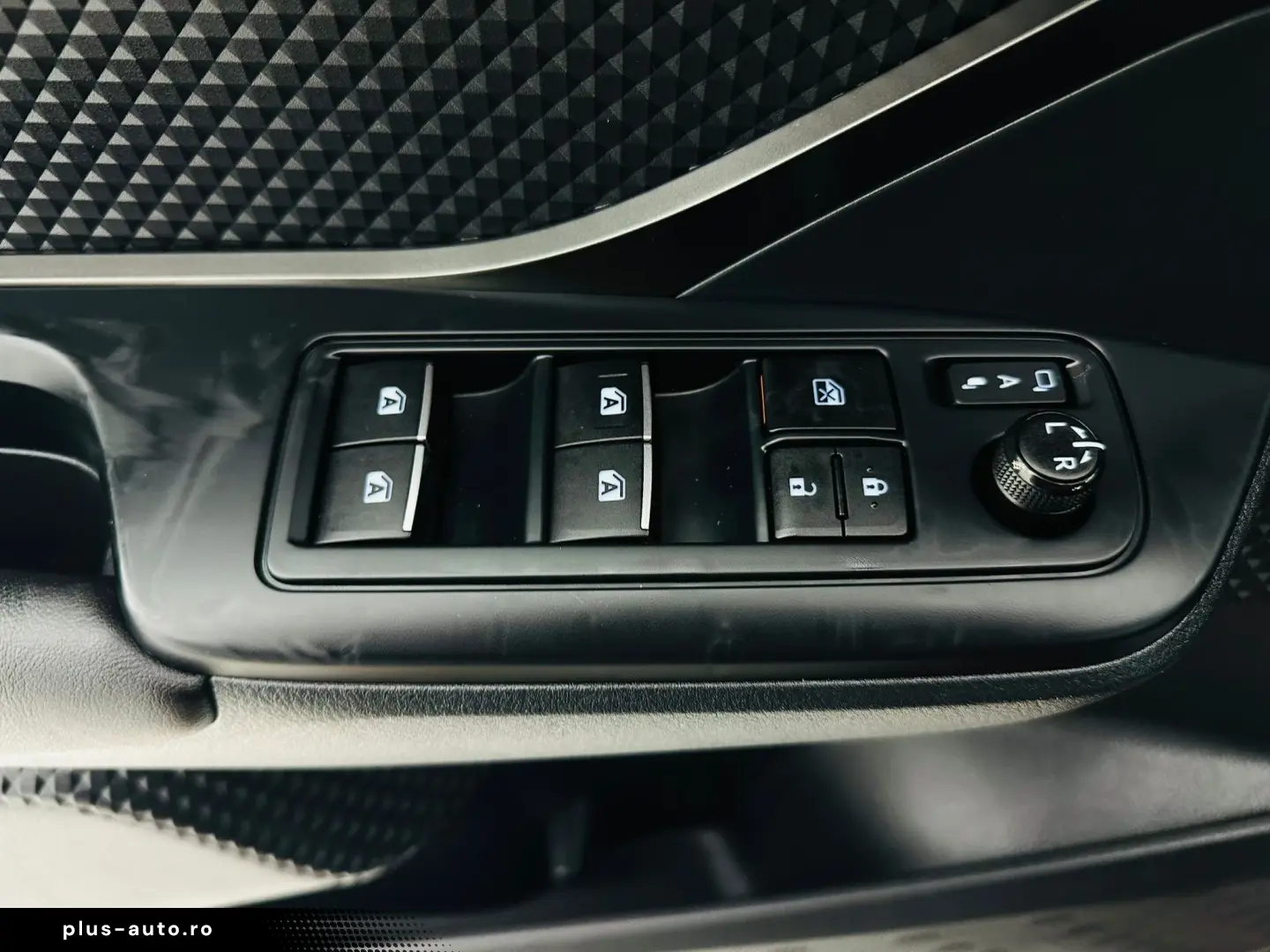 TOYOTA C-HR 2018 1.8i HYBRID E6 Garantie 12 Luni Rate Avans