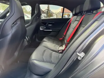 MERCEDES-BENZ C 63 AMG S E-Performance Premium Night Carbon