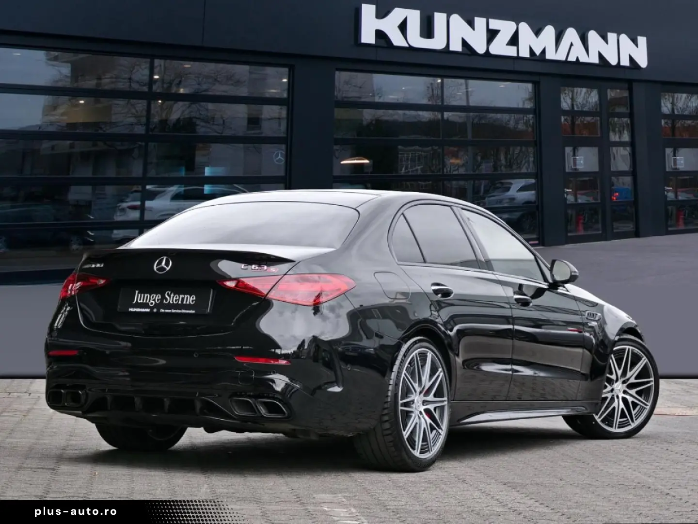 MERCEDES-BENZ C 63 AMG S E PERFORMANCE Night Panorama 360