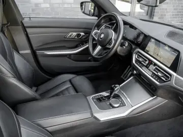 BMW M340i xDrive HUD  Laser  Drive Ass Prof  Pano