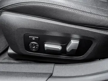 BMW M340i xDrive HUD  Laser  Drive Ass Prof  Pano