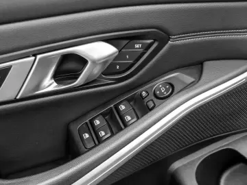 BMW M340i xDrive HUD  Laser  Drive Ass Prof  Pano
