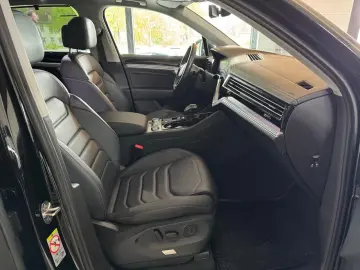VW Touareg R-Line 4Motion LED ACC 360 Stand-HZ Pano
