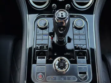 BENTLEY 4.0 V8 Mulliner Blackline 22  HuD ACC Night Vis