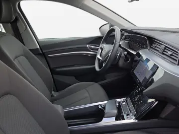 AUDI Q8 e-tron Advanced 50 qu Navi LED Alu AHK Virtua