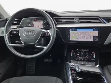 AUDI Q8 e-tron Advanced 50 qu Navi LED Alu AHK Virtua