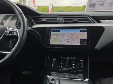 AUDI Q8 e-tron Advanced 50 qu Navi LED Alu AHK Virtua