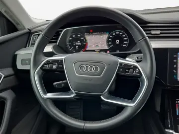 AUDI Q8 e-tron Advanced 50 qu Navi LED Alu AHK Virtua