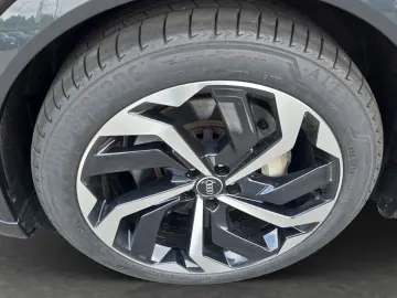 AUDI Q8 e-tron Advanced 50 qu Navi LED Alu AHK Virtua