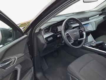 AUDI Q8 e-tron Advanced 50 qu Navi LED Alu AHK Virtua