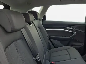 AUDI Q8 e-tron Advanced 50 qu Navi LED Alu AHK Virtua