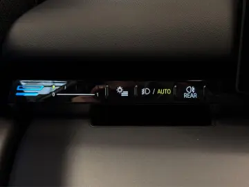 BMW 520xd Touring ACC STHZ 360  H K HUD 4-ZK LED QI