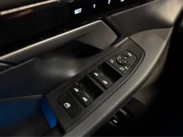 BMW 520xd Touring ACC STHZ 360  H K HUD 4-ZK LED QI