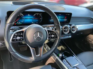 MERCEDES-BENZ EQB 350 4Matic Distr  HUD LED Keyl-GO …