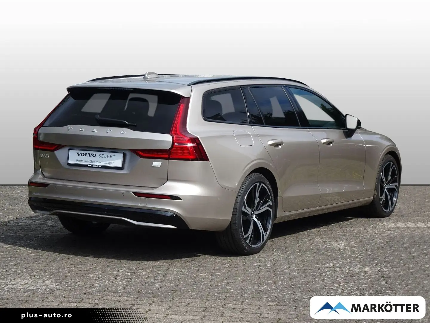VOLVO V60 T6 Plus Dark ACC CAM BLIS 4xSHZ LHZ