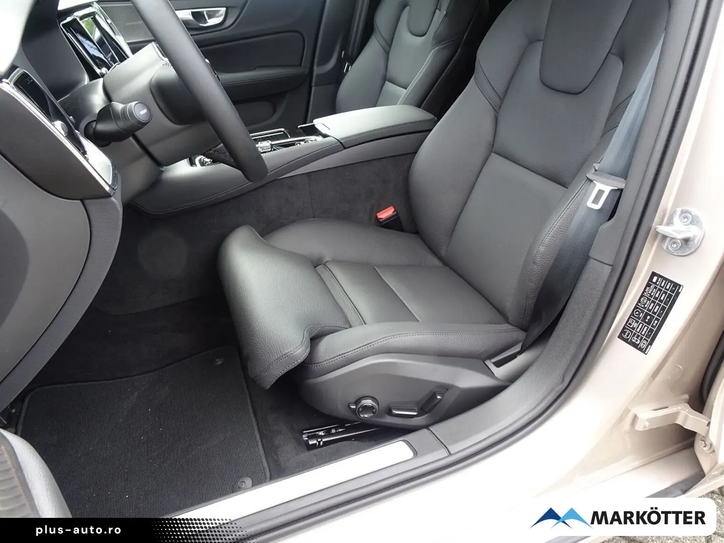 VOLVO V60 T6 Plus Dark ACC CAM BLIS 4xSHZ LHZ