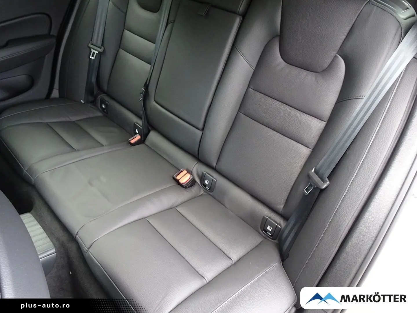 VOLVO V60 T6 Plus Dark ACC CAM BLIS 4xSHZ LHZ