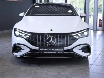 MERCEDES-BENZ EQE 43 AMG 4M HUD PANO DISTRO 360  KAM…