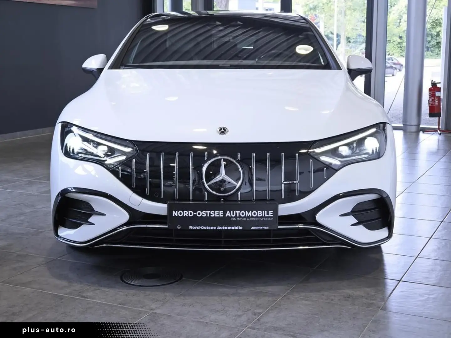 MERCEDES-BENZ EQE 43 AMG 4M HUD PANO DISTRO 360  KAM&hellip;