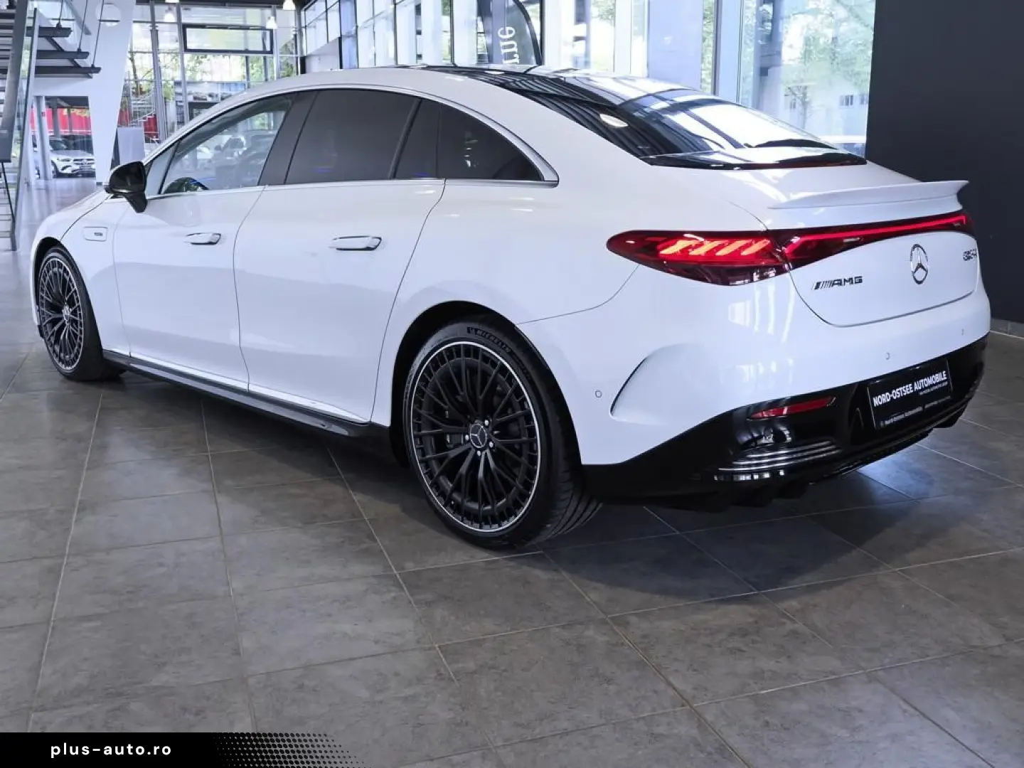 MERCEDES-BENZ EQE 43 AMG 4M HUD PANO DISTRO 360  KAM&hellip;