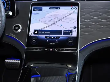 MERCEDES-BENZ EQE 43 AMG 4M HUD PANO DISTRO 360  KAM…