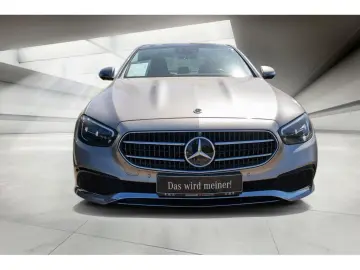 MERCEDES-BENZ E 200 4M Avantgarde Distr. Pano. 360  LED MBUX