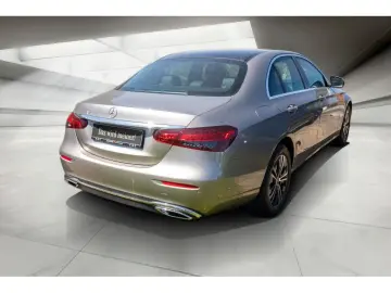 MERCEDES-BENZ E 200 4M Avantgarde Distr. Pano. 360  LED MBUX
