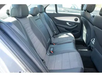 MERCEDES-BENZ E 200 4M Avantgarde Distr. Pano. 360  LED MBUX