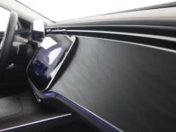 MERCEDES-BENZ E 220 d 4M Avantgarde Pano Digital Light