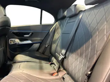 MERCEDES-BENZ E 200 4matic AMG AMG MBUX Burm Night AHK HUD