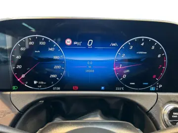 MERCEDES-BENZ E 200 4matic AMG AMG MBUX Burm Night AHK HUD