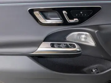MERCEDES-BENZ E 400 e 4M  Avantgarde Pano AHK Burm Digital