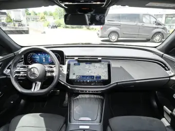 MERCEDES-BENZ E 450 d 4M AMG Distronic Panorama 360