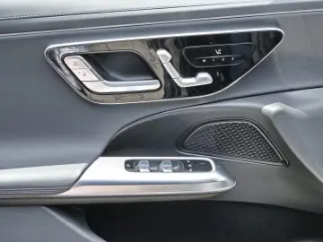 MERCEDES-BENZ E 450 d 4M AMG Distronic Panorama 360