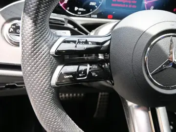 MERCEDES-BENZ E 450 d 4M AMG Distronic Panorama 360