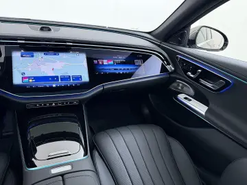 MERCEDES-BENZ E 300 e 4MATIC Exclusive Line   Panorama