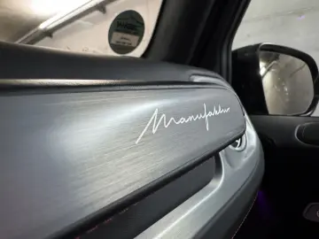 MERCEDES-BENZ G63 AMG  Performance Manufaktur Burmester Fond
