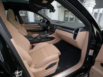 PORSCHE Cayenne E-Hybrid Coupé PLATINUM-BEIGE